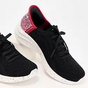 Skechers Women Slip-On Sneaker NEW